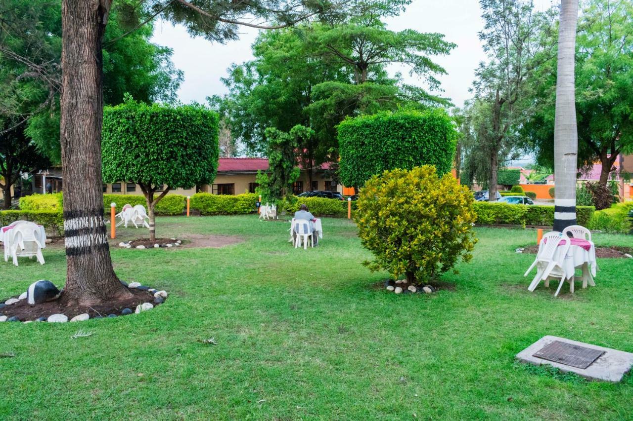 Rwenzori International Hotel Kasese Exterior foto