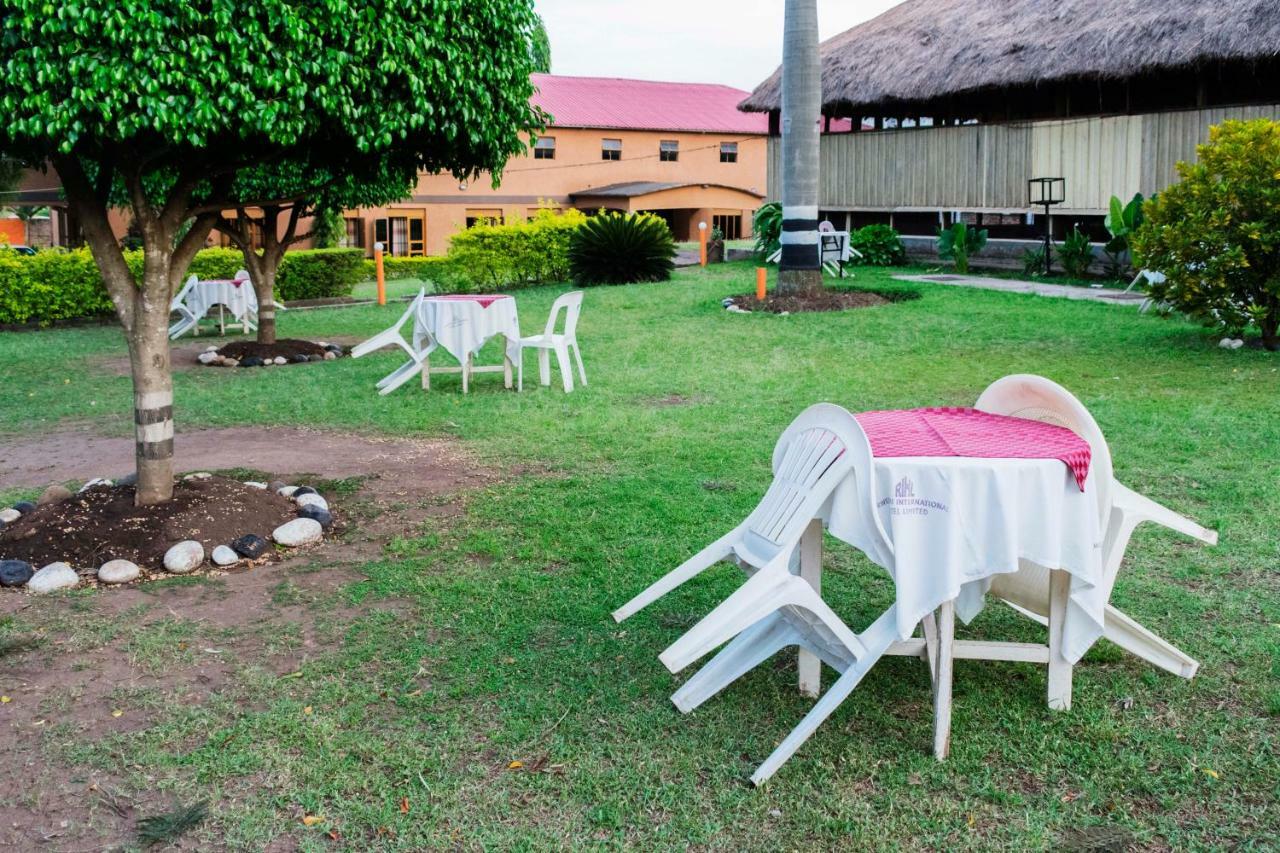 Rwenzori International Hotel Kasese Exterior foto